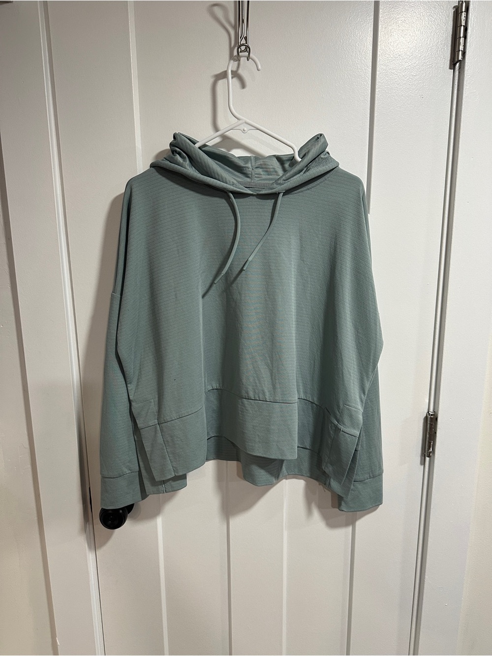 Mondetta Sage Green Hooded Pullover Sweater